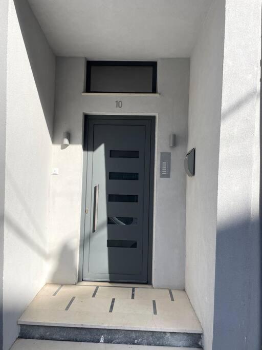 ヨアニナBlock Of Flats - Modern Flatアパートメント エクステリア 写真